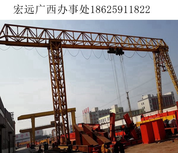 300 噸單梁龍門(mén)吊的定制化設(shè)計(jì)案例